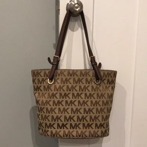 Michael Kors Tote bag.